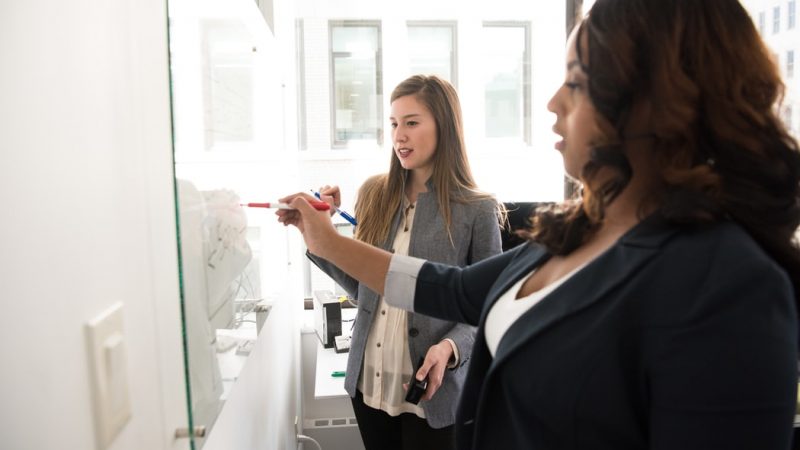 La formation en alternance pour sortir de la maison et trouver du travail